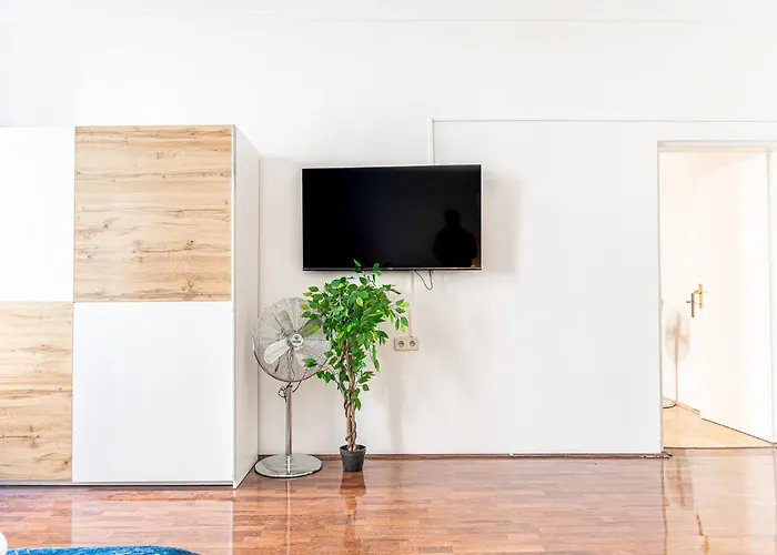 Elegant Haven: Stylish And Spacious 3Br Apartment