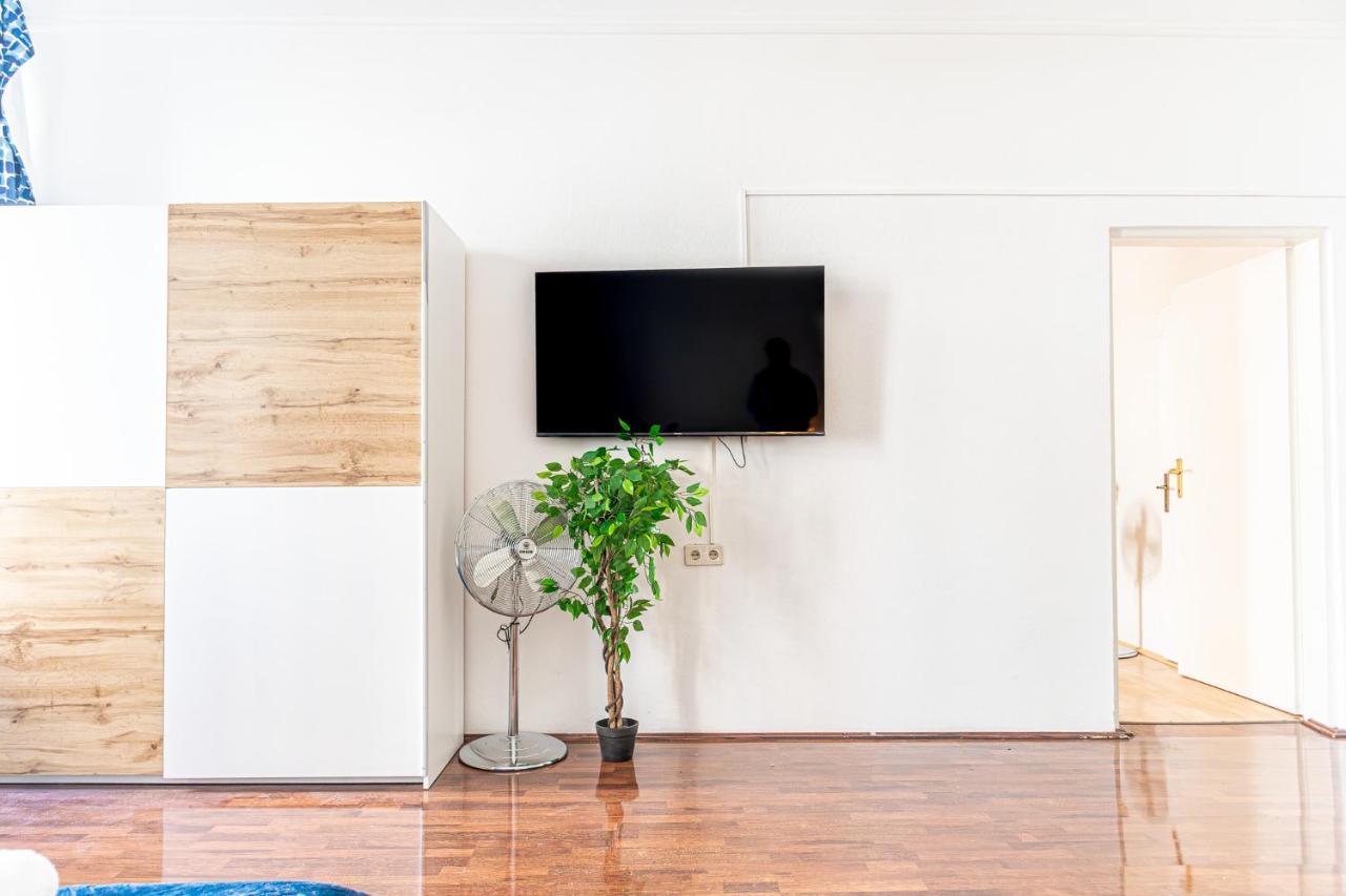 Elegant Haven: Stylish And Spacious 3br Apartament *