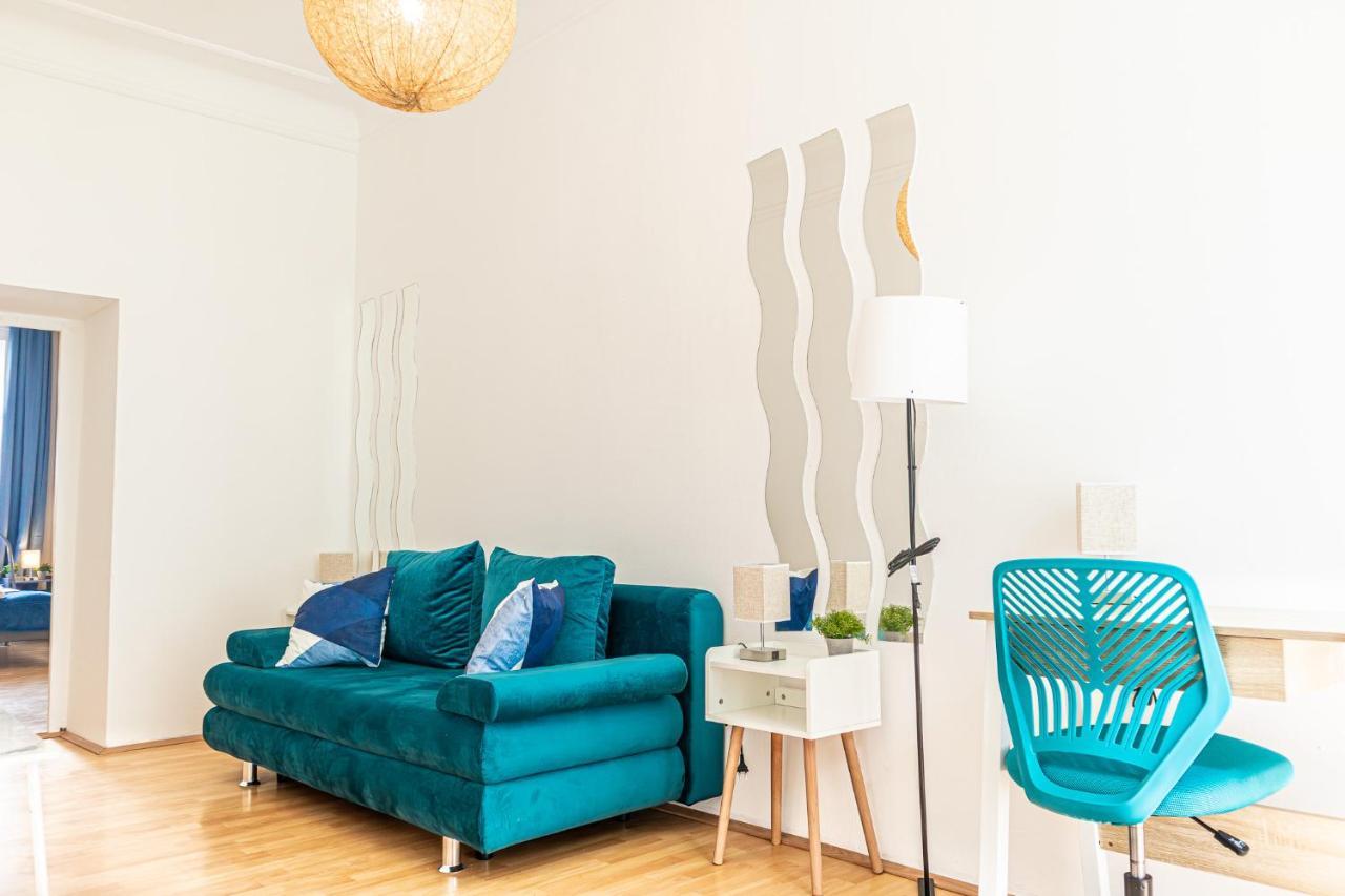 Elegant Haven: Stylish And Spacious 3br Wiedeń